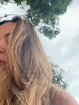 Stripchat Free Live Porn of lariic