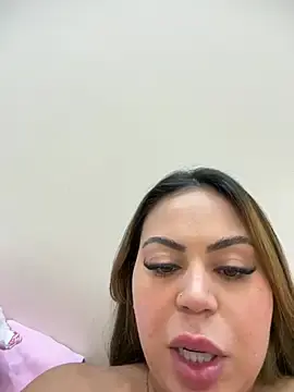 Stripchat Nude Webcam of lariic