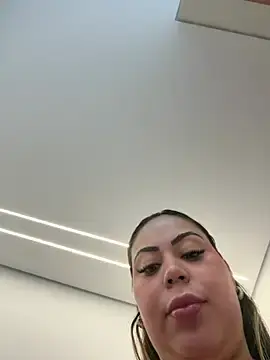 Stripchat Live Sex Cam of lariic
