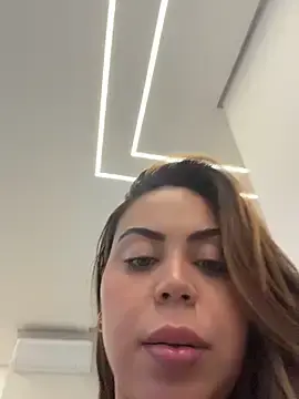 Stripchat Sex Cam of lariic