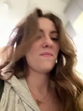 Stripchat Free Porn Cam of MariiD