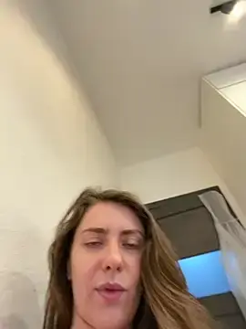 Stripchat Free Porn Cam of MariiD