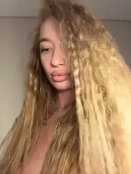 Stripchat Free Porn Cam of RollingGirls