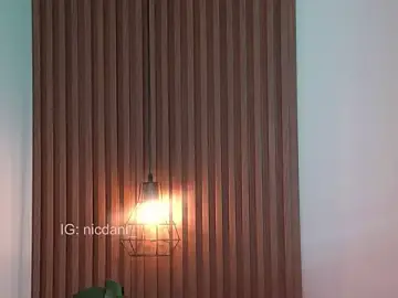 Stripchat Nude Webcam of nicdani_1