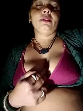 Stripchat Nude Webcam of Hot_komal1