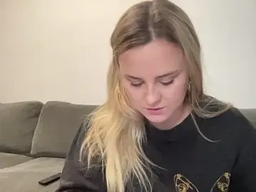 Stripchat Sex Cam of bigboobybaby@xh