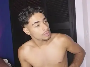 Stripchat Sex Cam of Alejandro_Greco