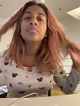 Stripchat Free Porn Cam of DonnaShy