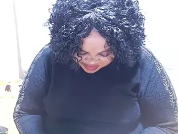 Stripchat Free Porn Cam of MatureBootyBabe4Uxx