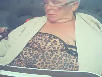 Stripchat Sex Cam of Playful_MILF_Demi