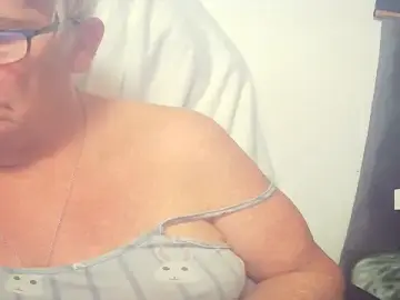 Stripchat Free Porn Cam of Playful_MILF_Demi