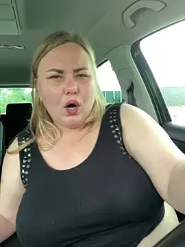 Stripchat Live Porn of Mommy-girl-Lola