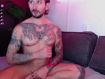 Stripchat Adult Webcam of marco_allison43