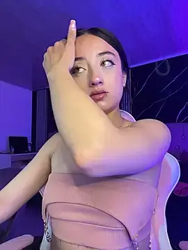 Stripchat Live Sex Cam of Ady_18