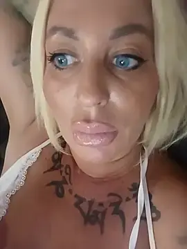 Stripchat Free Live Porn of MiaMooly