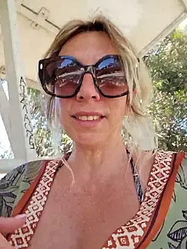 Stripchat Watch Live Sex Cams of Ina_Your_Queen