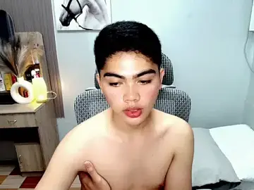 Stripchat Free Live Porn of ItsKenny