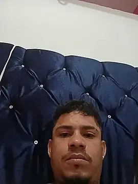 Stripchat Live Sex Cam of rich_dirty_sex69