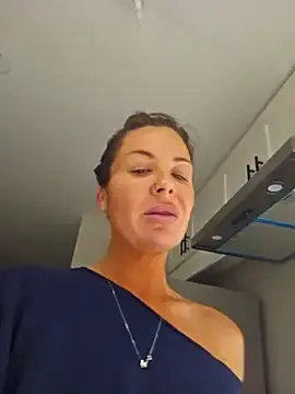 Stripchat Live Sex Cam of RebeccaXO_