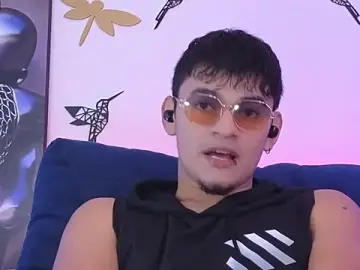 Stripchat Live Porn of VikoHands