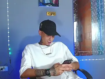 Stripchat Free Porn Cam of Liam_lee