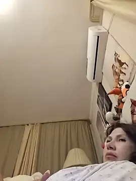 Stripchat Live Porn of ROXOLANAA_SEXY
