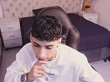 Stripchat Live Sex Cam of JhoanLeandro