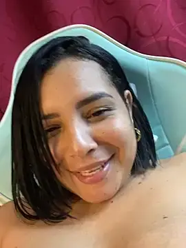 Stripchat Sex Chat of Kira33_