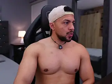 Stripchat Watch Live Sex Cams of LoganMartinX