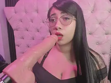 Stripchat Live Sex Cam of Sexy_cristall_