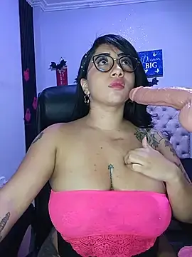 Stripchat Sex Cam of Sexy_cristall_