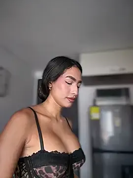 Stripchat Best live sex cam show of DulceLenns