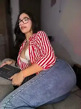Stripchat Adult Webcam of DulceLenns