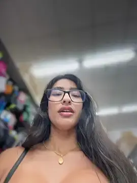 Stripchat Free Porn Cam of DulceLenns
