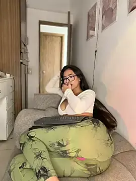 Stripchat Sex Cam of DulceLenns