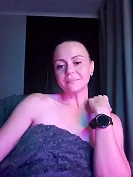 Stripchat Sex Cam of MrsBunnyBum