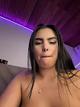 Stripchat Adult Webcam of Maddy_Rouse_