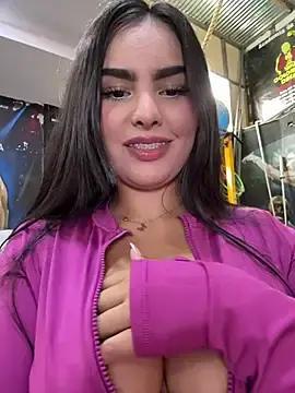 Stripchat Nude Webcam of Maddy_Rouse_
