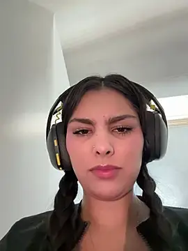 Stripchat Live Sex Cam of Maddy_Rouse_
