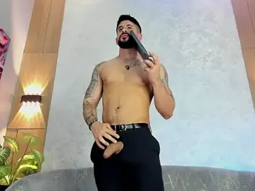 Stripchat Live Sex Cam of Petesevans