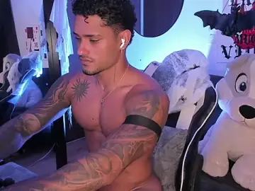 Stripchat Free Porn Cam of Alessandro_Vanni
