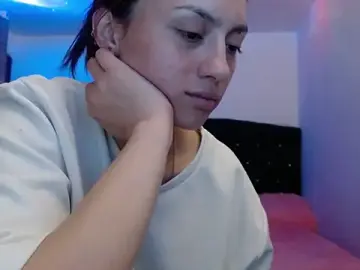 Stripchat Sex Cam of holy_juli