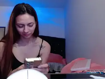 Stripchat Sex Cam of holy_juli