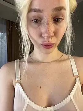 Stripchat Adult Webcam of KittiLin