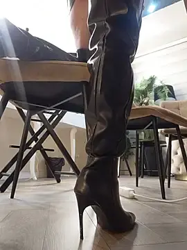 Stripchat Sex Cam of MinnieDrew