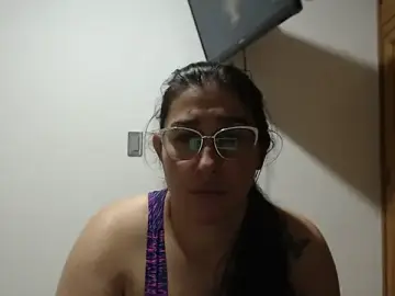 Stripchat Watch Live Sex Cams of andreaisis2