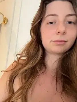 Stripchat Free Live Porn of curvyflawless