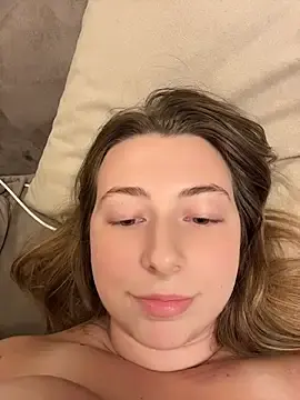 Stripchat Live Sex Cam of curvyflawless
