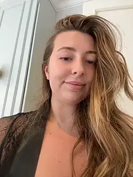 Stripchat Adult Webcams of curvyflawless