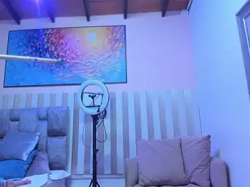 Stripchat Free Porn Cam of nina_glow